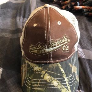 Men’s tractor supply co hat!!